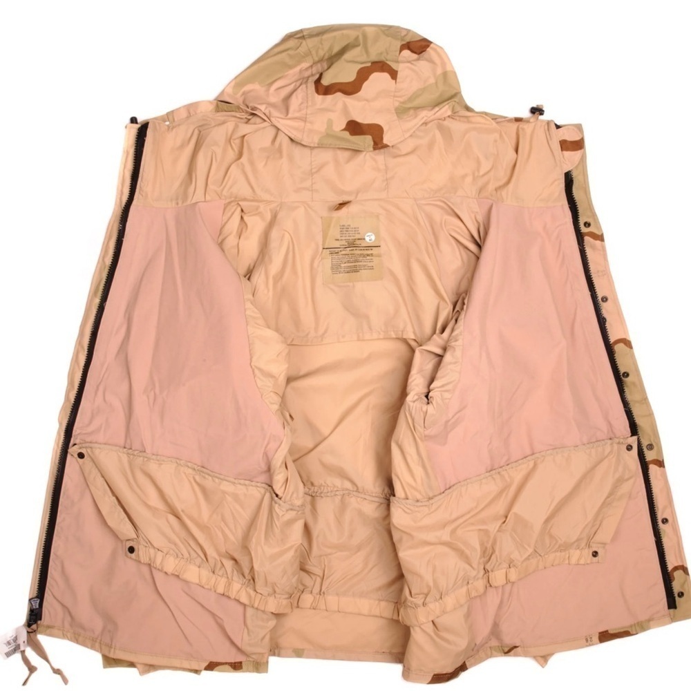 USGI ECWCS Tri- Color Camouflage Size: M cold weather parka. T
Hooded Jacket - Picture 3 of 13